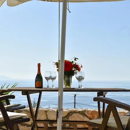 Lägenhetshotell Spyridoula Lourdata (Kefalonia)