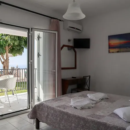 Spyridoula 3* Lourdata (Kefalonia)