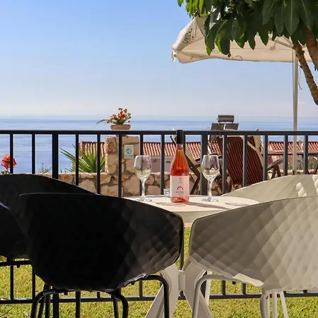 Spyridoula لورداهاتا